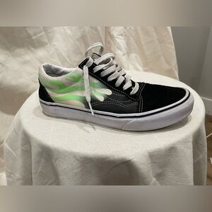 Vans Classic Flames Green Lo Top Sneaker Men’s Sz 6 Women’s Sz 7.5 Lace Up Shoes